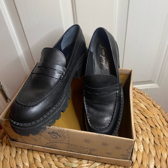 Free People Lyra Lug Sole Loafer in Black Size 41 - Picture 5 of 11
